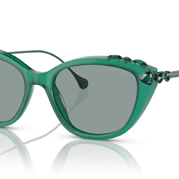 💚 Brand new Swarovski cat eye sunglasses - Picture 2 of 8